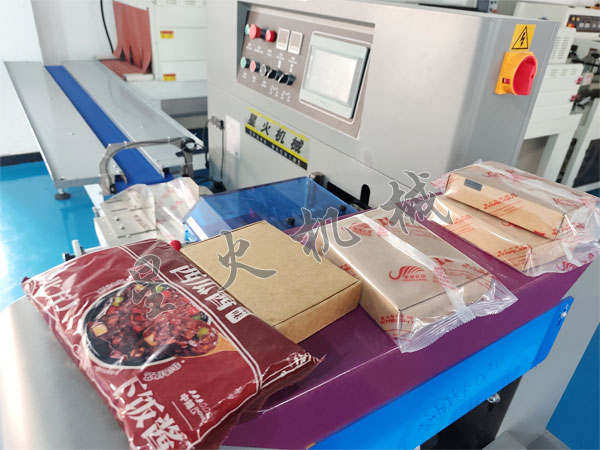 成都枕式自動包裝機(jī)實(shí)拍圖