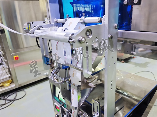 成都立式顆粒食品包裝機(jī)實拍圖